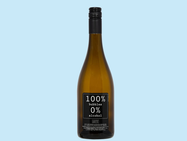 Secco Vino Frizzante - sparkling alcohol-free wine. 75 cl. 1